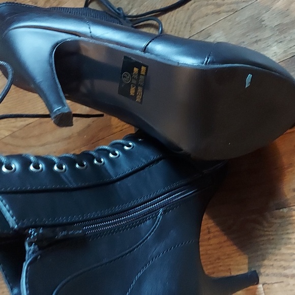 M&M 4 for $12 Shoes - Picture 5 of 9